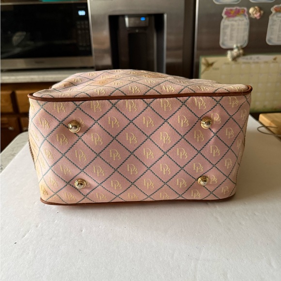 Dooney Bourke Pink Monogram Canvas Leather Tote Shoulderbag - Picture 5 of 6